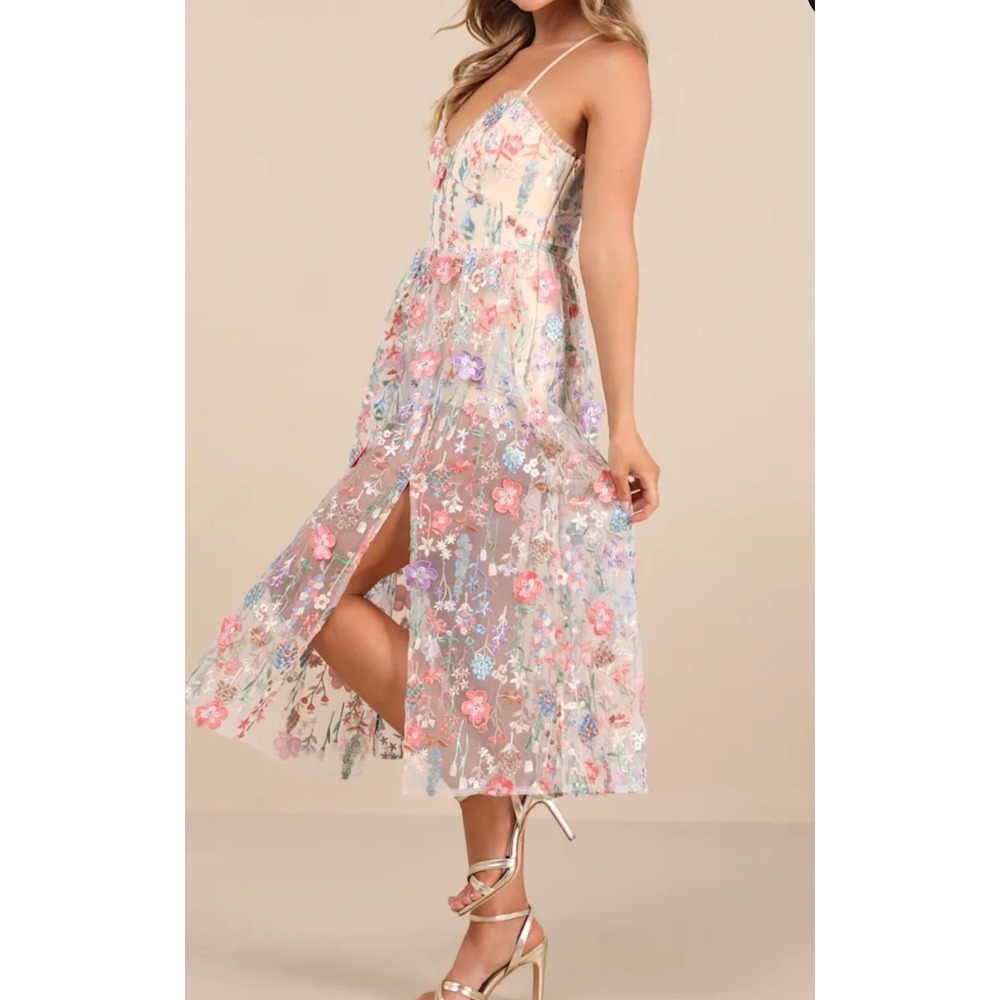 Lulus Floral Embroidered Maxi Dress Womens Size M Beige Wildflower Lace Up Back